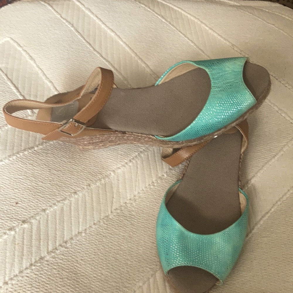 KANNA wedge shoes made in Spain.